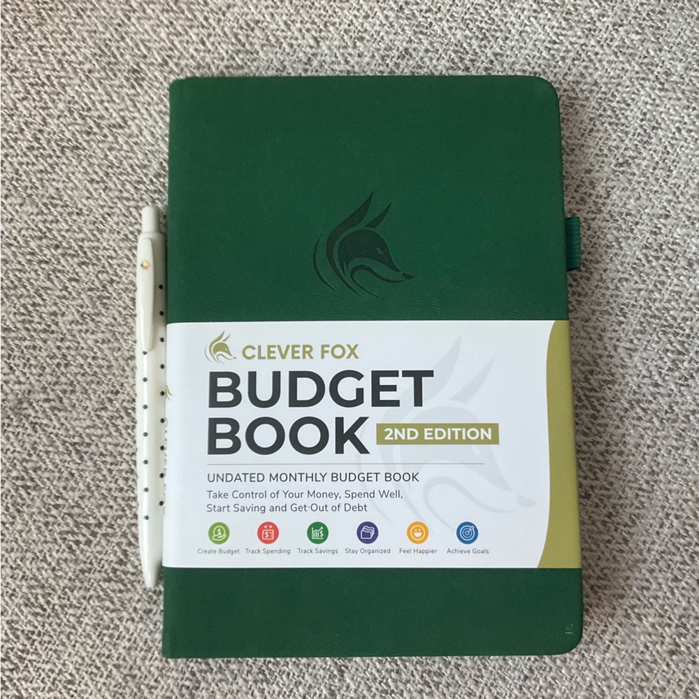 Green and White Clever Fox Budget Planner w/ Kate Spade pen